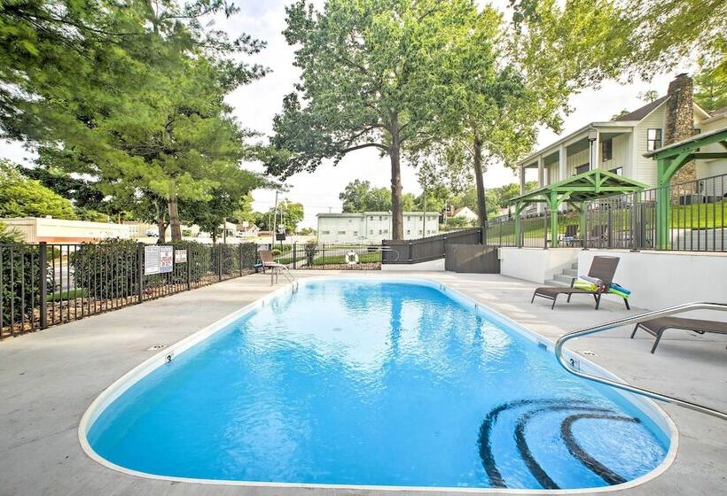 Branson Cottage W/ Pool Access ~ 2 Mi To The Strip