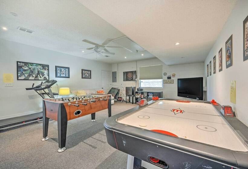 Pool + Game Room, 5 Mi To Disney: Kissimmee Home!