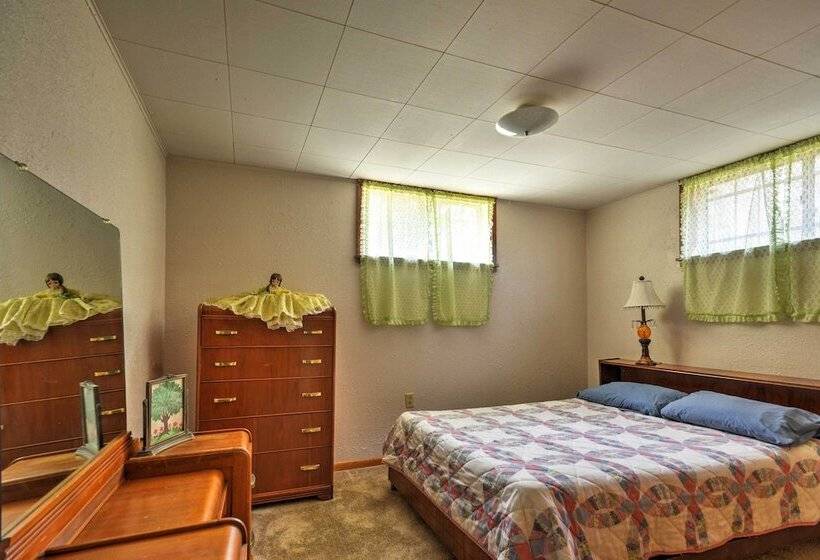 Bright Springer House W/ Hammock & Orchard Views!