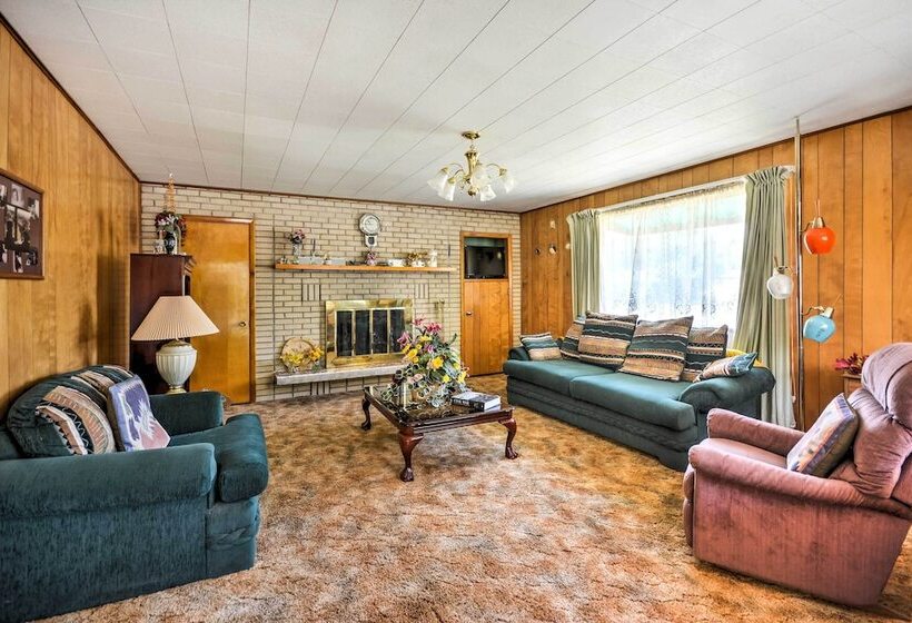 Bright Springer House W/ Hammock & Orchard Views!