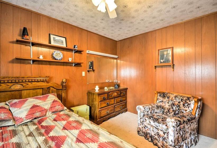 Bright Springer House W/ Hammock & Orchard Views!