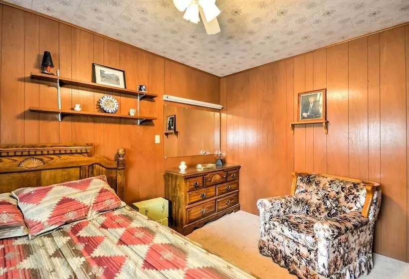 Bright Springer House W/ Hammock & Orchard Views!