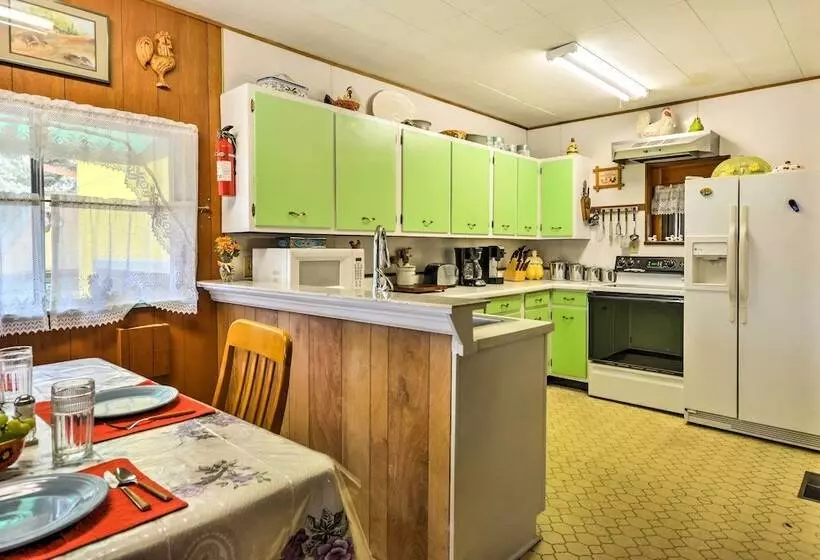 Bright Springer House W/ Hammock & Orchard Views!