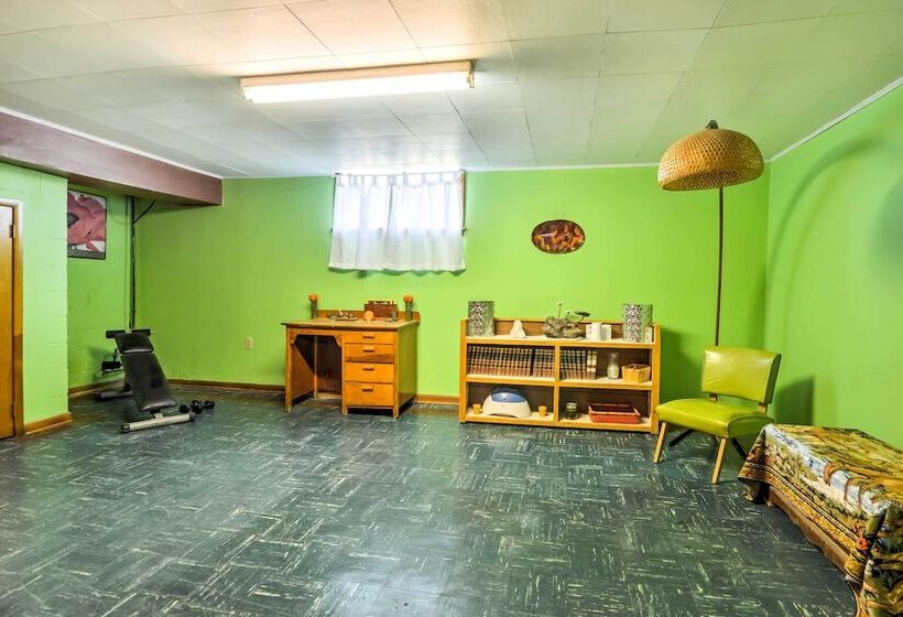 Bright Springer House W/ Hammock & Orchard Views!