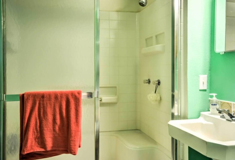 Bright Springer House W/ Hammock & Orchard Views!