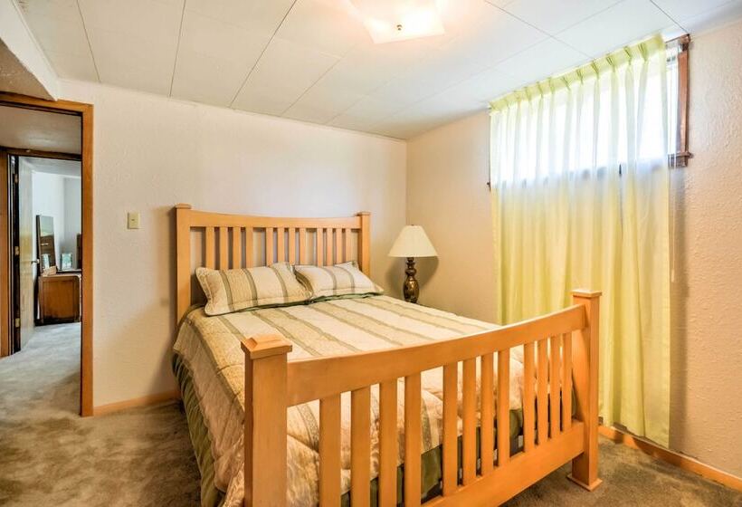 Bright Springer House W/ Hammock & Orchard Views!