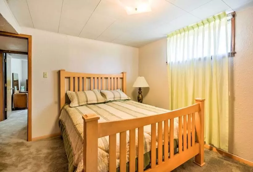 Bright Springer House W/ Hammock & Orchard Views!