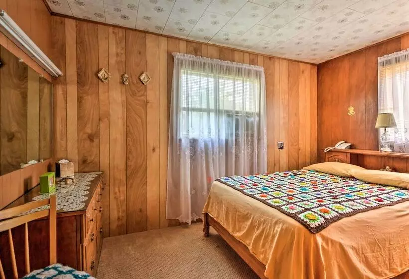 Bright Springer House W/ Hammock & Orchard Views!