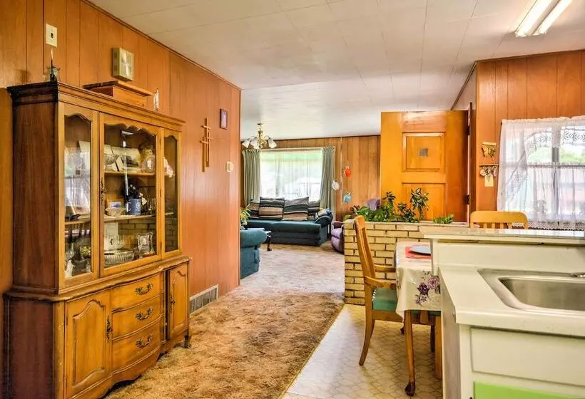 Bright Springer House W/ Hammock & Orchard Views!