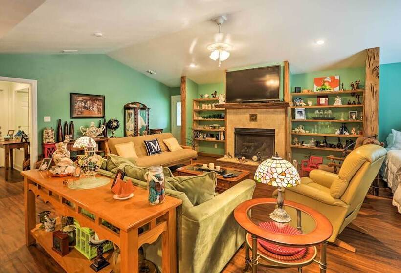 Carrabelle Home Near River, Beach & Downtown!