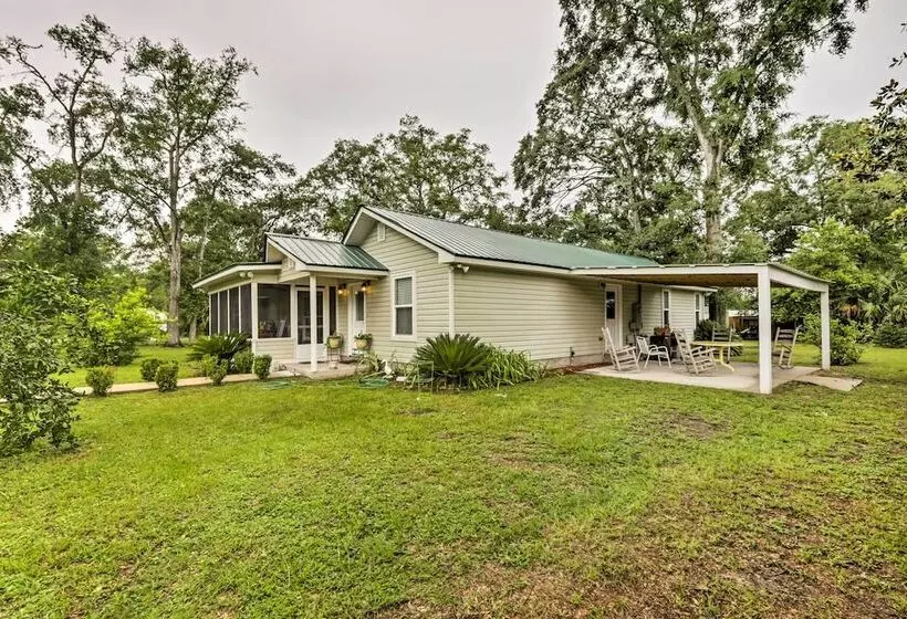 Carrabelle Home Near River, Beach & Downtown!