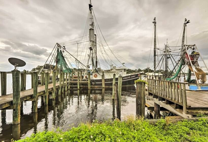 Carrabelle Home Near River, Beach & Downtown!