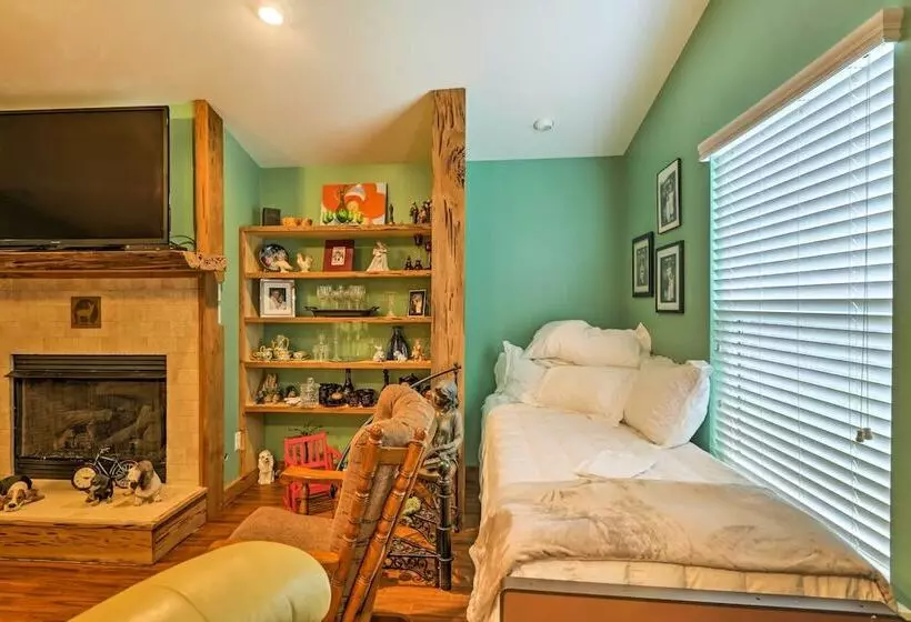 Carrabelle Home Near River, Beach & Downtown!