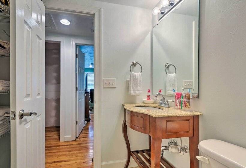 Carrabelle Home Near River, Beach & Downtown!