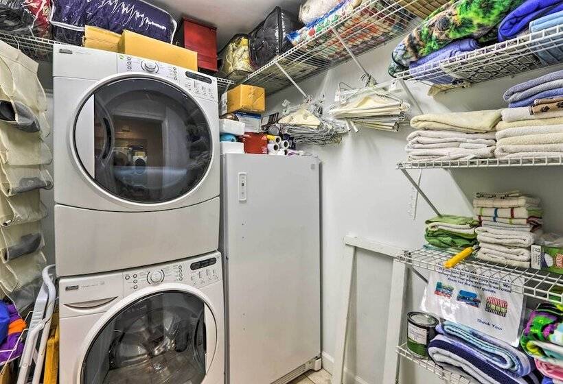 Carrabelle Home Near River, Beach & Downtown!