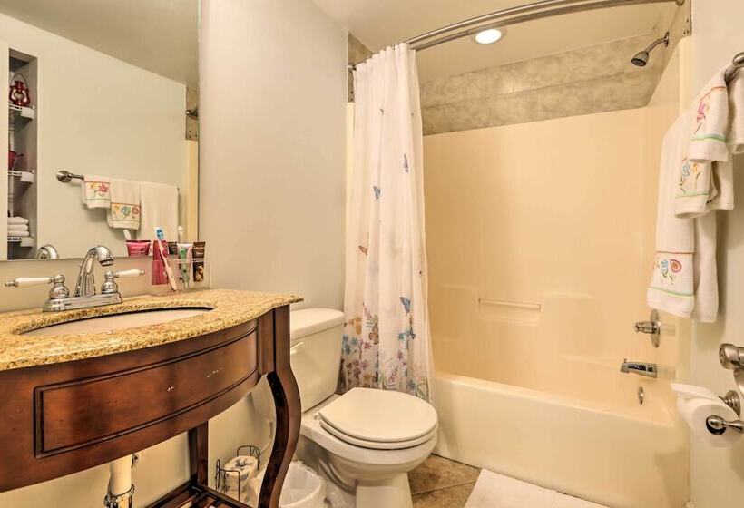 Carrabelle Home Near River, Beach & Downtown!