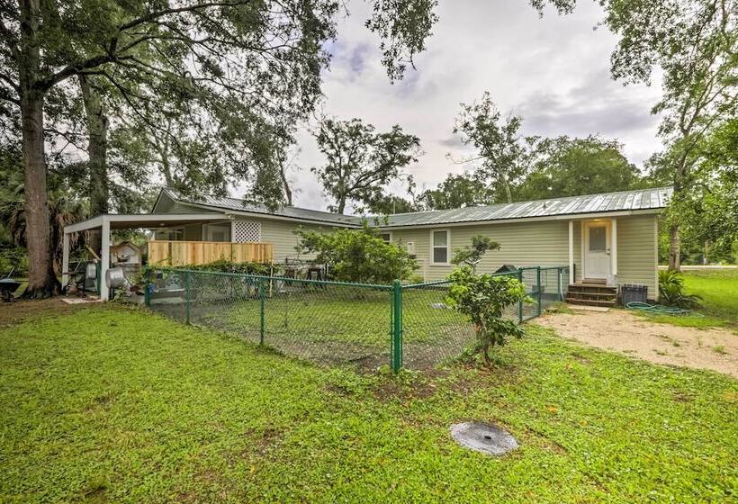 Carrabelle Home Near River, Beach & Downtown!