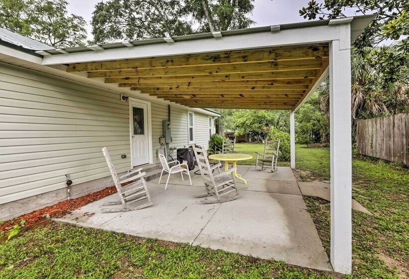 Carrabelle Home Near River, Beach & Downtown!