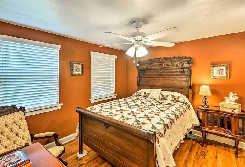 Carrabelle Home Near River, Beach & Downtown!