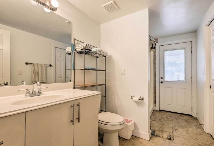 Carrabelle Home Near River, Beach & Downtown!