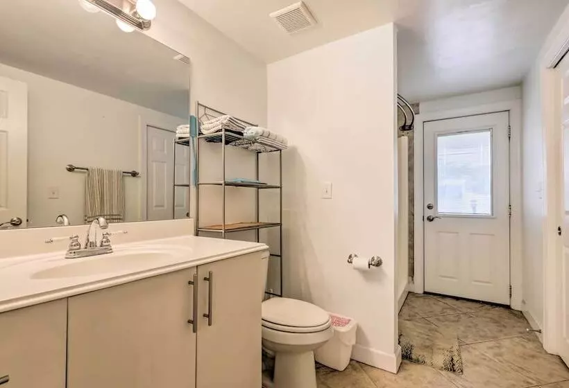 Carrabelle Home Near River, Beach & Downtown!