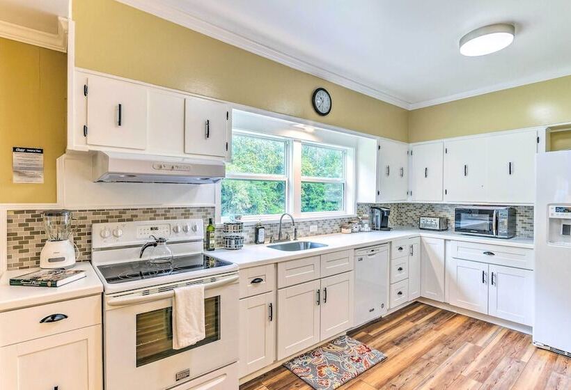 Charming Home: 2 Mi To Dtwn Defuniak Springs!