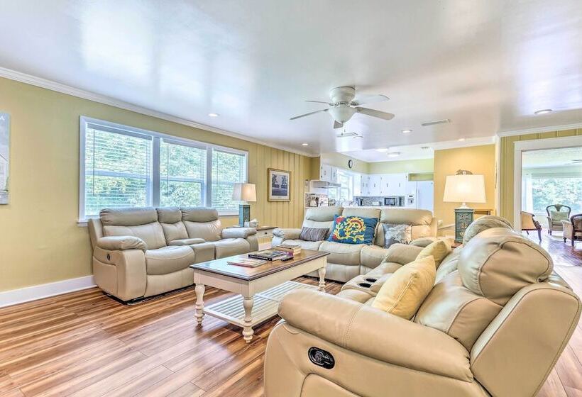 Charming Home: 2 Mi To Dtwn Defuniak Springs!