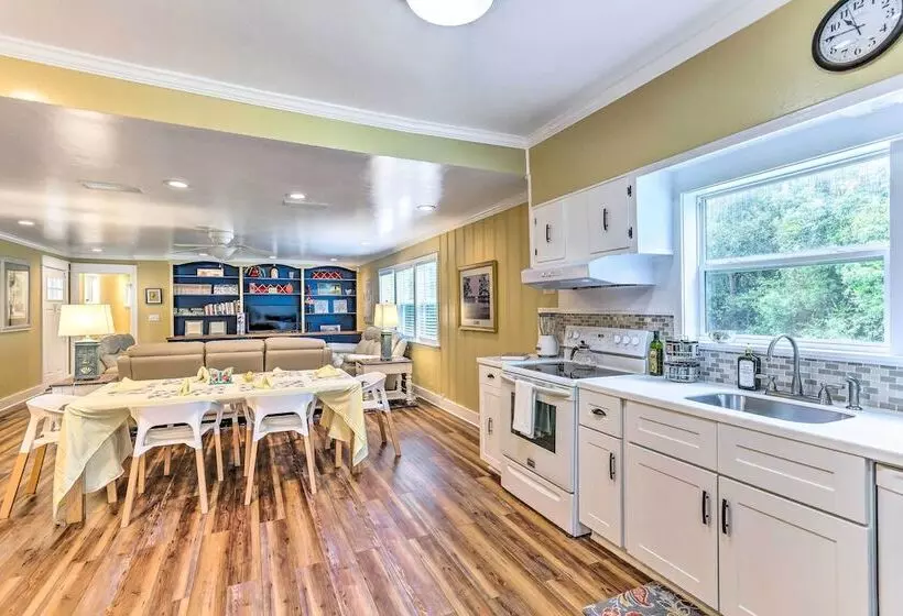 Charming Home: 2 Mi To Dtwn Defuniak Springs!