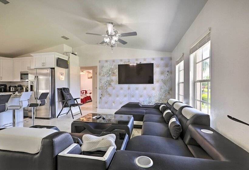 Charming N Fort Meyers Retreat: Pool & Lanai!