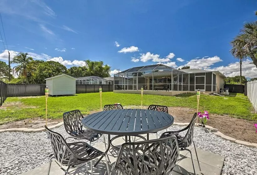 Charming N Fort Meyers Retreat: Pool & Lanai!
