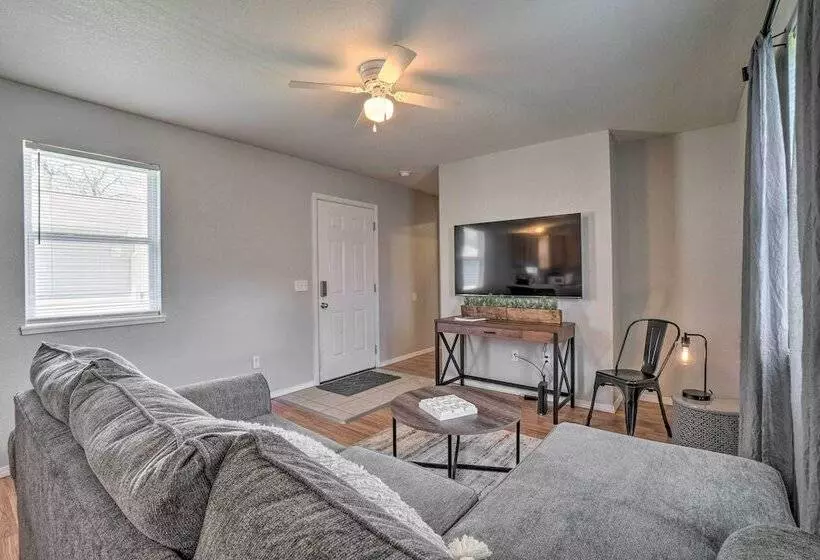 Charming One Level Home W/ Deck, Walk To Dtwn