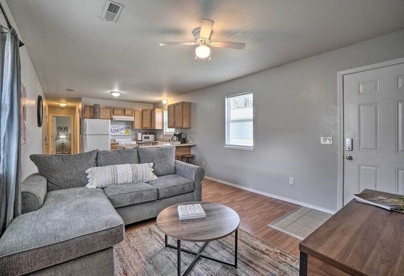 Charming One Level Home W/ Deck, Walk To Dtwn