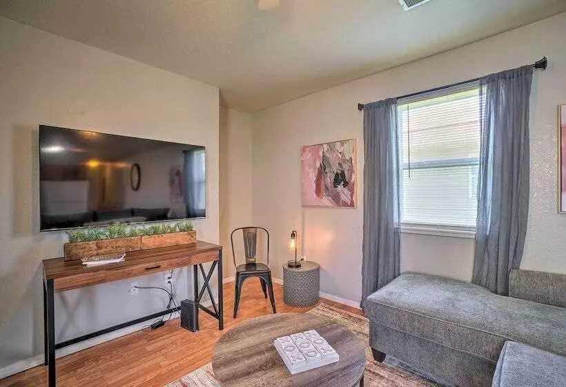 Charming One Level Home W/ Deck, Walk To Dtwn