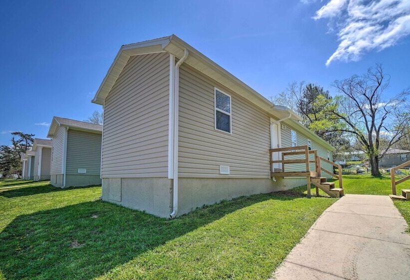 Charming One Level Home W/ Deck, Walk To Dtwn