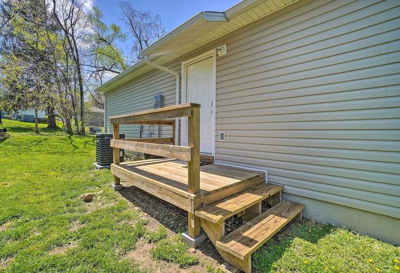 Charming One Level Home W/ Deck, Walk To Dtwn