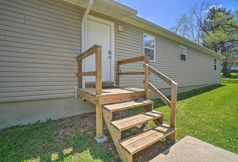 Charming One Level Home W/ Deck, Walk To Dtwn