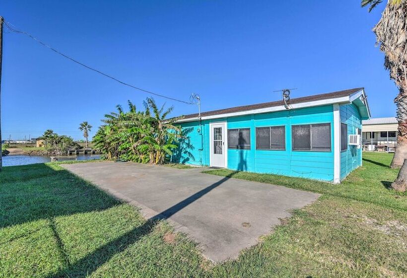 Canalfront Cabin In Sargent: 1 Mile To Beach!