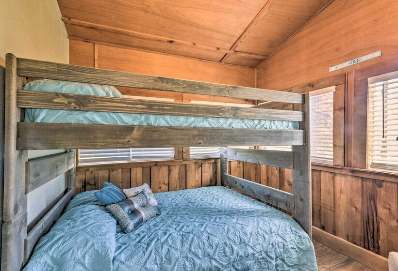 Canalfront Cabin In Sargent: 1 Mile To Beach!