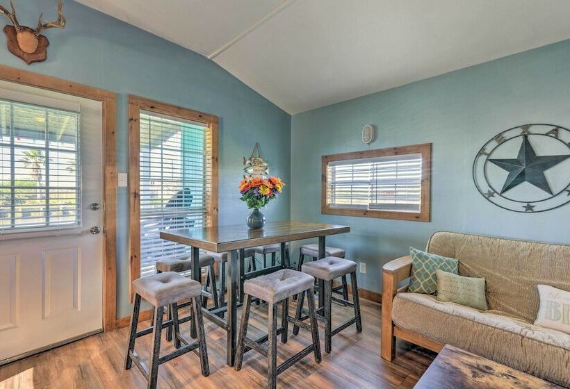 Canalfront Cabin In Sargent: 1 Mile To Beach!