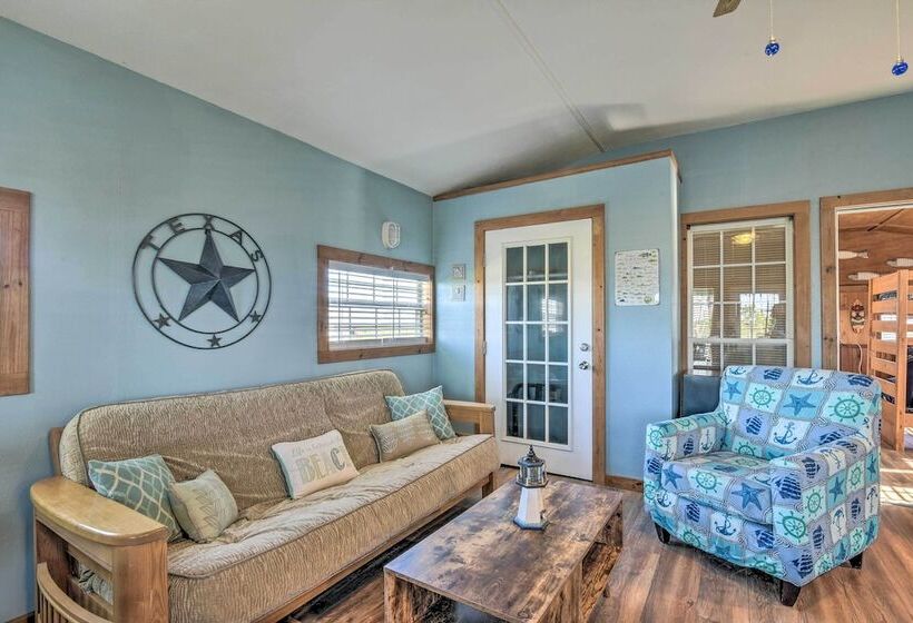 Canalfront Cabin In Sargent: 1 Mile To Beach!