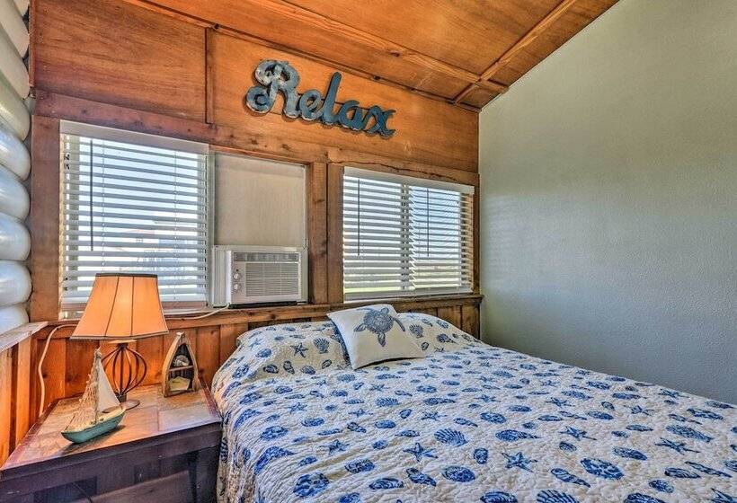 Canalfront Cabin In Sargent: 1 Mile To Beach!