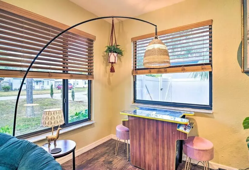 Colorful Coastal Home, 2 Mi To Gulfport Beach