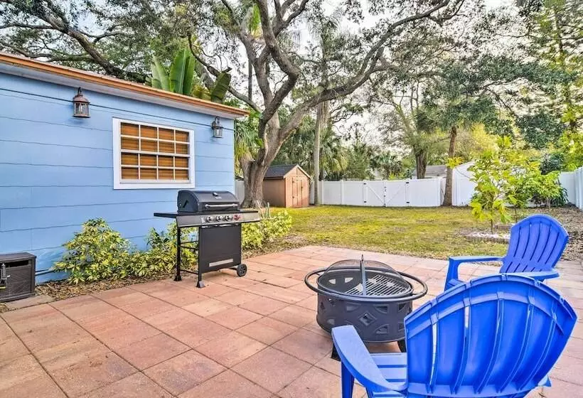 Colorful Coastal Home, 2 Mi To Gulfport Beach
