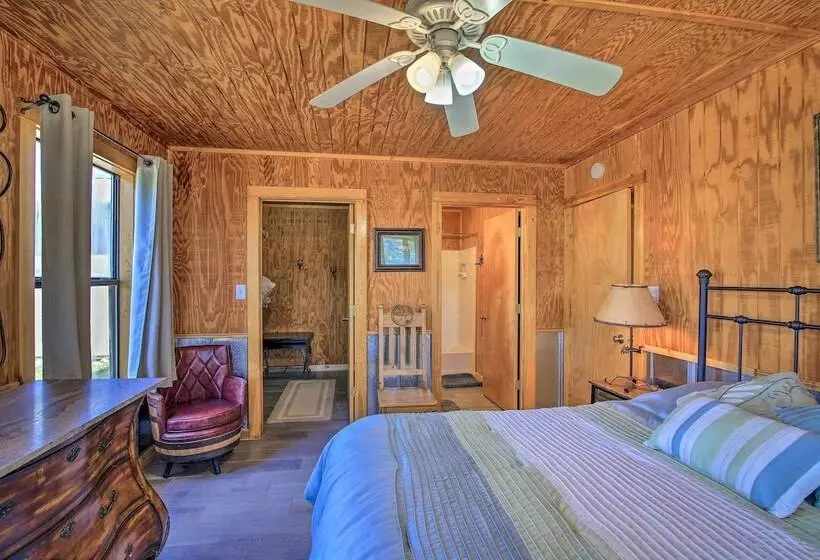 Cozy Medina Cottages W/ Patio & Mountain Views!