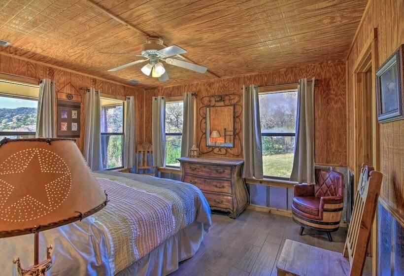 Cozy Medina Cottages W/ Patio & Mountain Views!