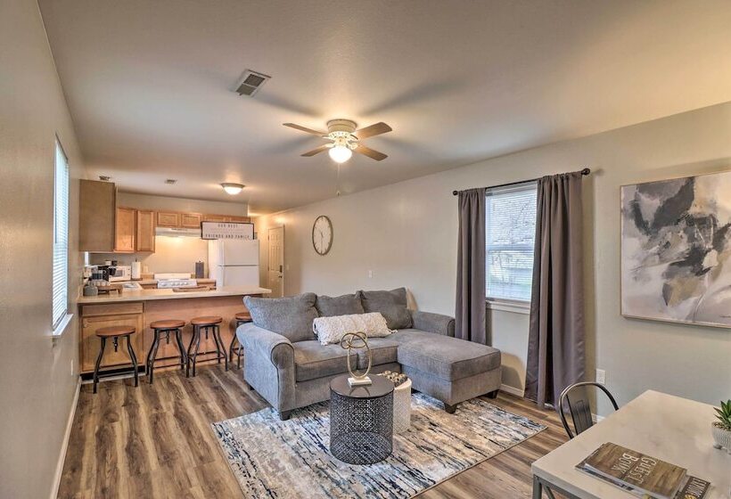 Cozy West Plains Home Near Shopping & Dining!