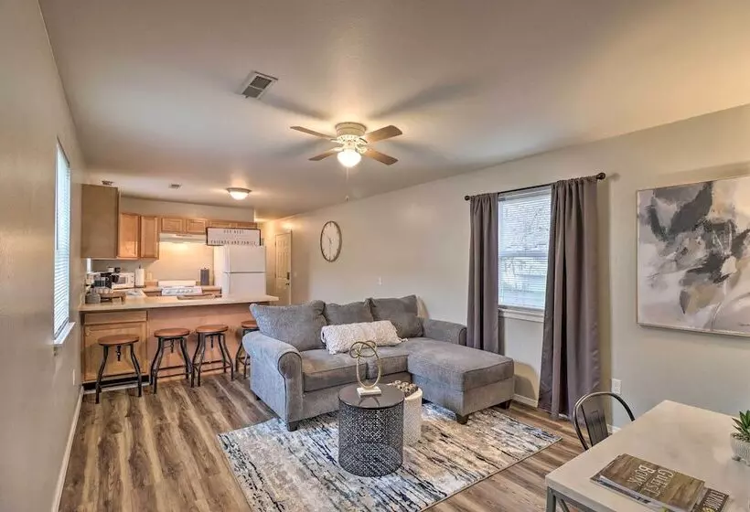 Cozy West Plains Home Near Shopping & Dining!
