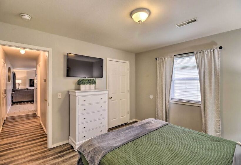 Cozy West Plains Home Near Shopping & Dining!