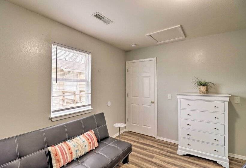 Cozy West Plains Home Near Shopping & Dining!