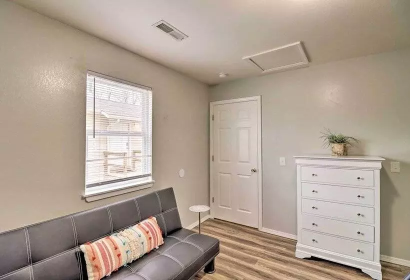Cozy West Plains Home Near Shopping & Dining!